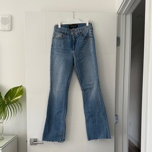 Veronica Beard Cameron Bootcut Midrise Jeans. Size 27.